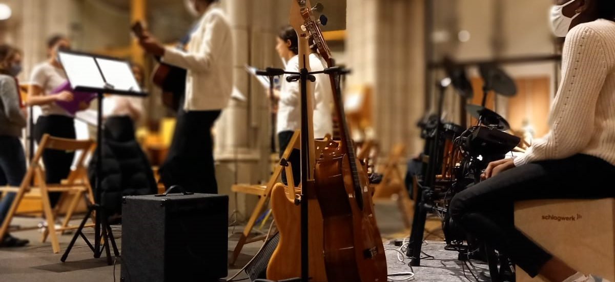 Les jeunes de l’aumônerie animent une fois par mois la Messe de 10H30 Les jeunes de l’aumônerie animent une fois par mois la Messe de 10H30